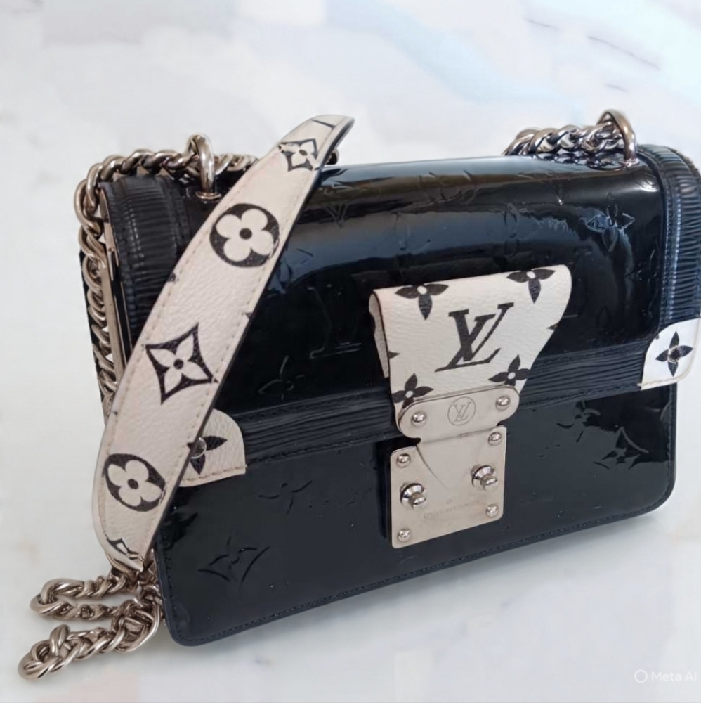 Louis Vuitton Vernis Epi Monogram Wynwood Black and White Crossbody Bag - Picture 5 of 14